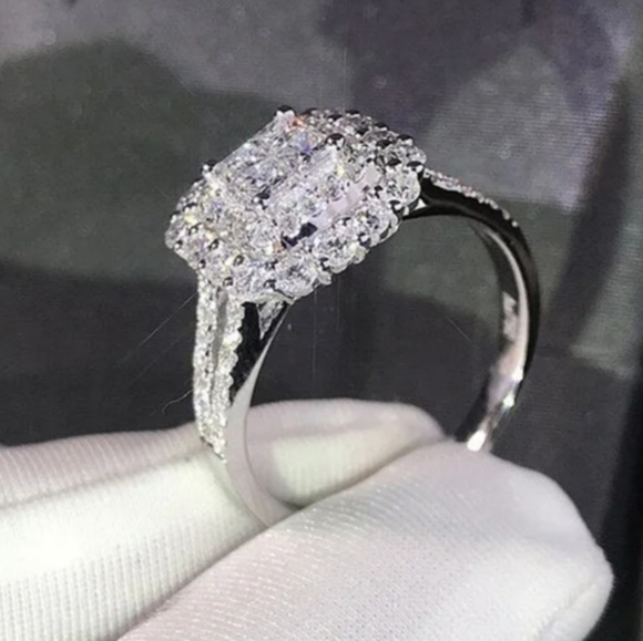 Ring - Picture 2 of 4